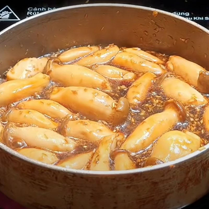 Bước 3 Kho nấm Nấm đùi gà kho sả