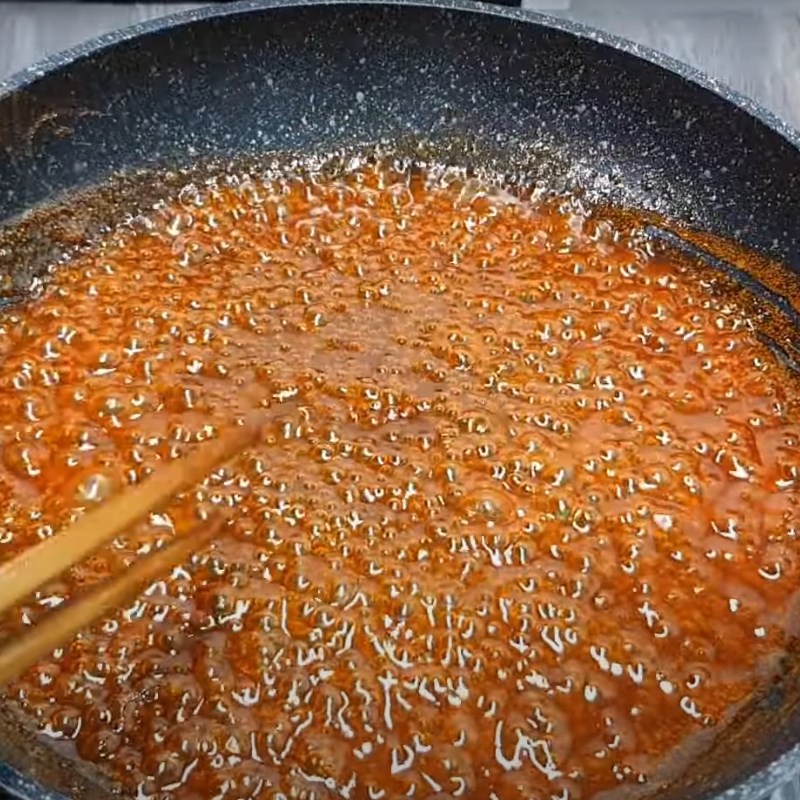 Bước 4 Làm chân gà chiên bơ tỏi Chân gà chiên bơ tỏi