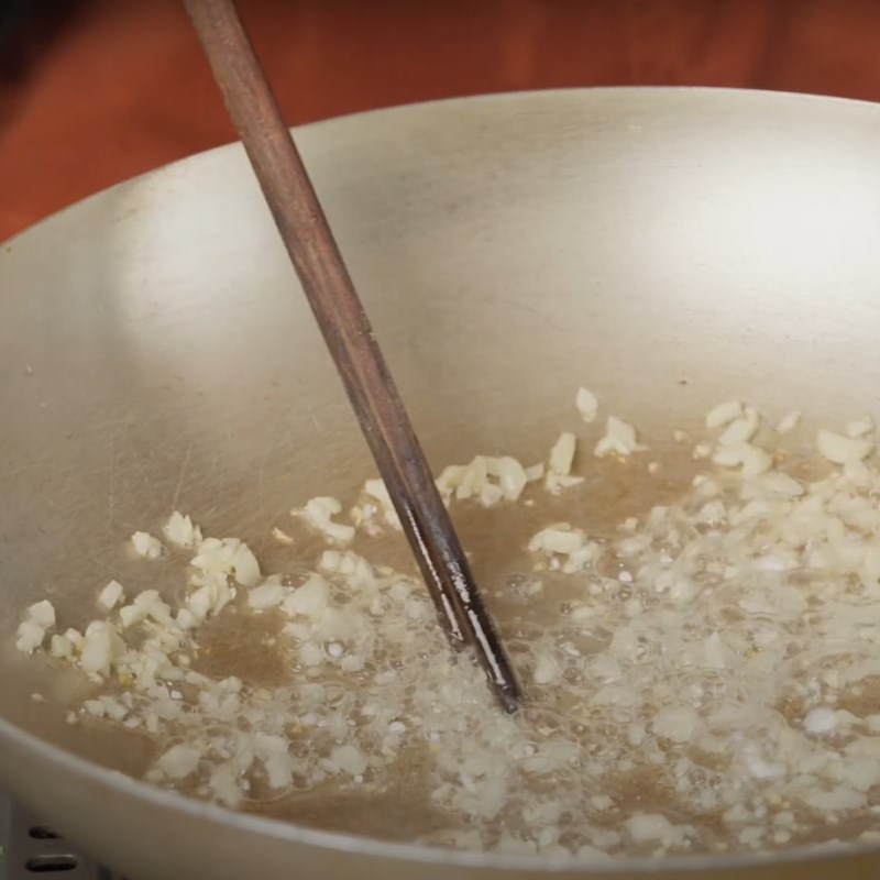 Bước 3 Làm món su hào xào mực khô Su hào xào mực khô