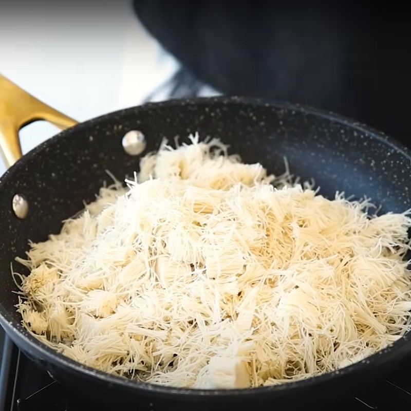 Bước 3 Làm phần nhân Socola Dubai (công thức đơn giản)