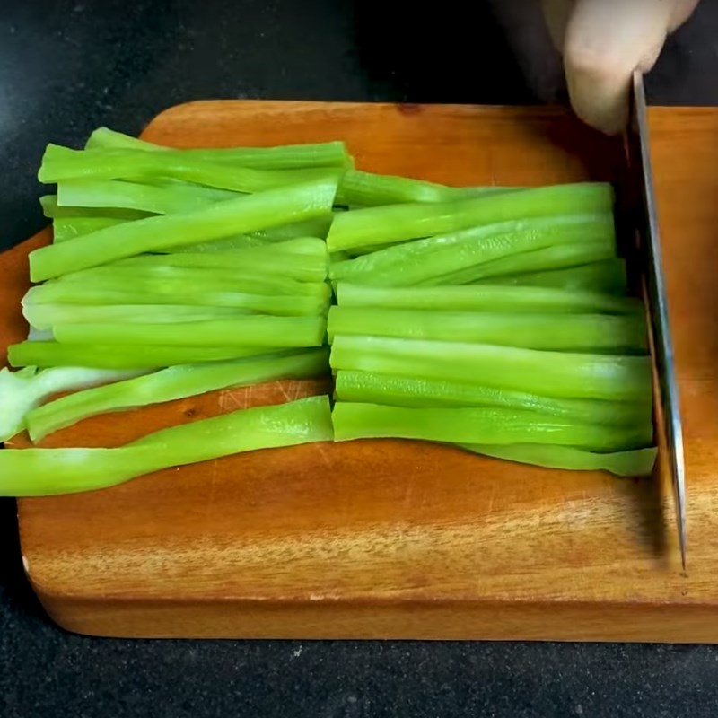 Bước 2 Ngâm rau tiến vua Gân bò ngâm rau tiến vua