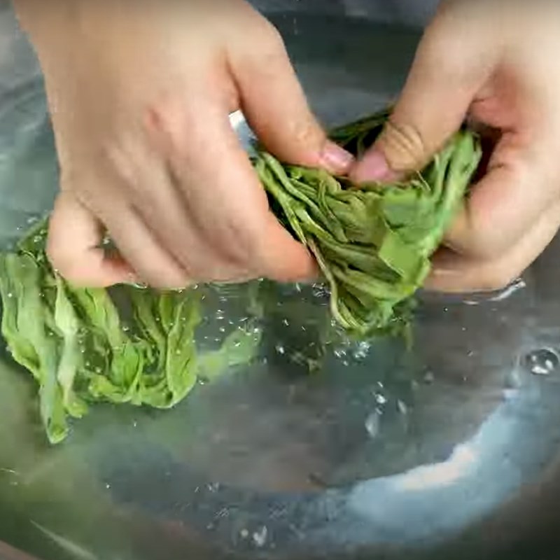 Bước 2 Ngâm rau tiến vua Gân bò ngâm rau tiến vua