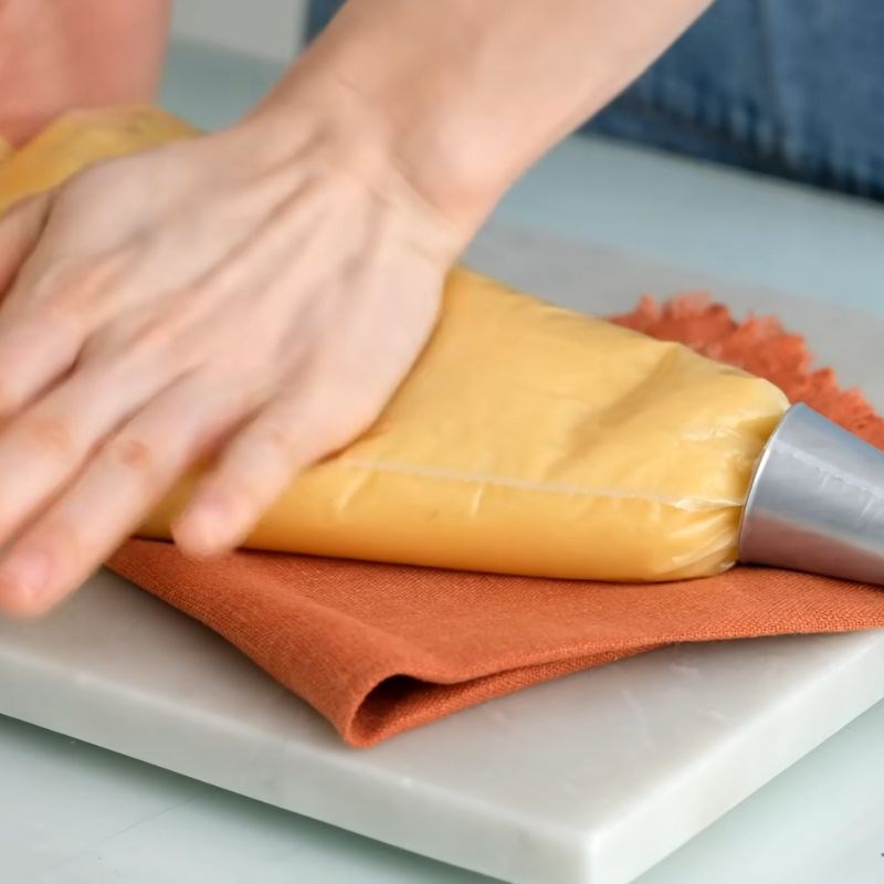 Bước 2 Nướng bánh Bánh eclair