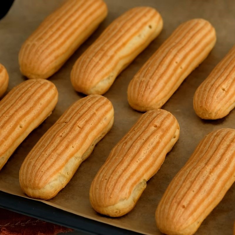 Bước 2 Nướng bánh Bánh eclair