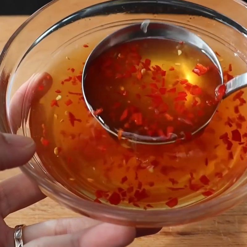 Bước 5 Pha nước mắm ăn kèm Bánh bèo bì