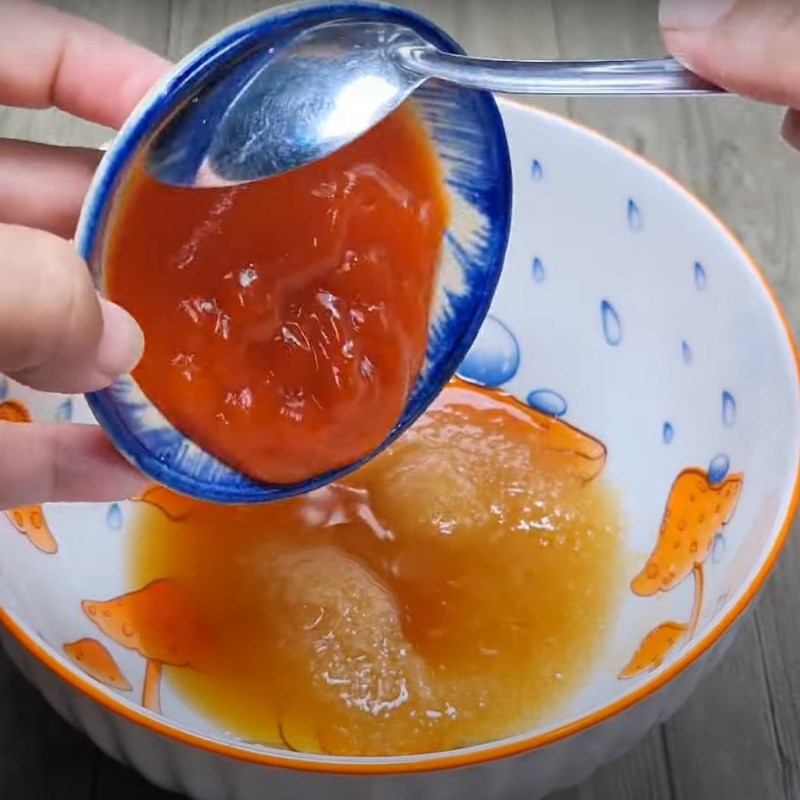 Bước 2 Pha nước sốt Sườn non chay rim mặn ngọt