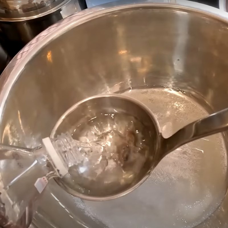 Bước 2 Pha nước ủ giấm Giấm gạo