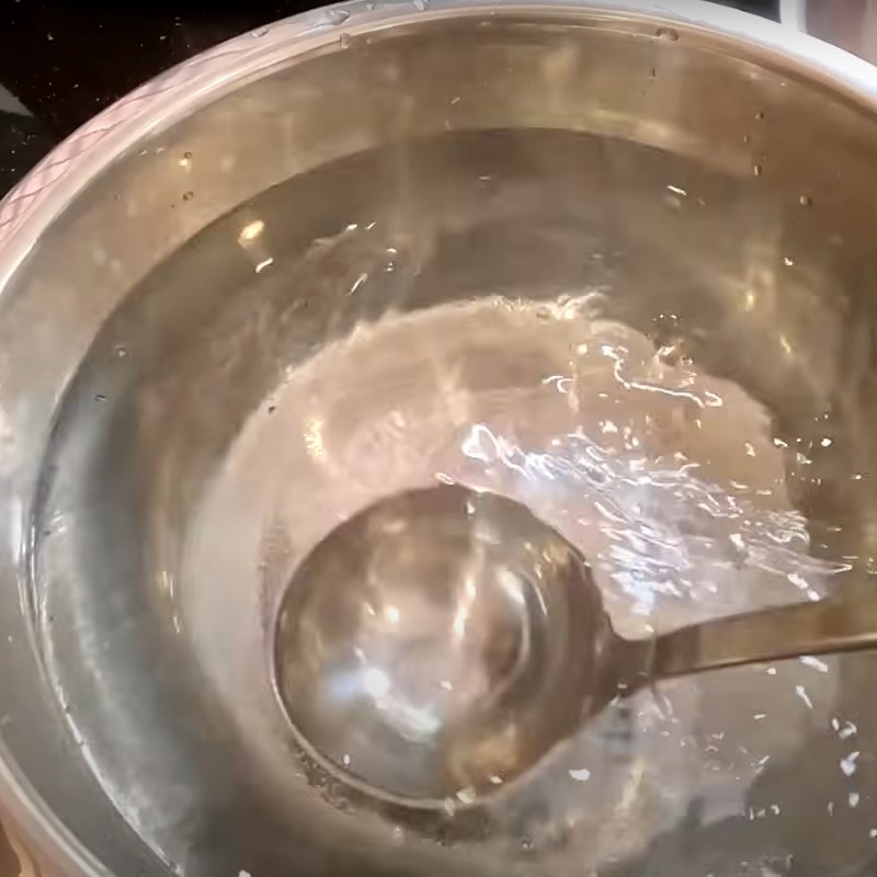 Bước 2 Pha nước ủ giấm Giấm gạo