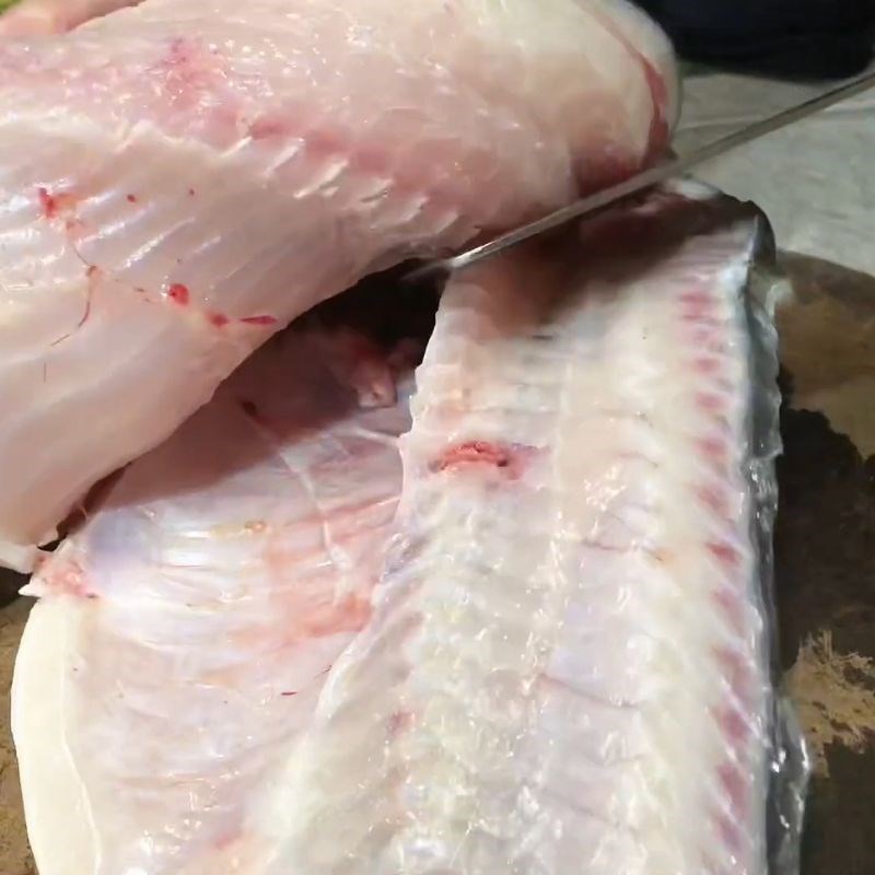 Bước 1 Sơ chế cá Cá chép giòn xào rau cần