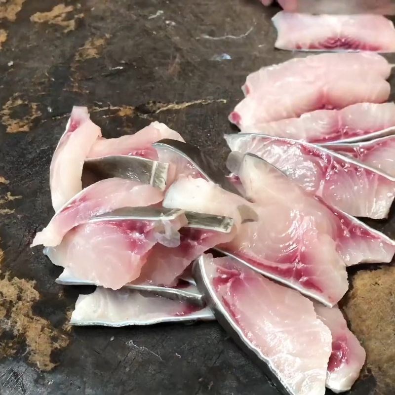 Bước 1 Sơ chế cá Cá chép giòn xào rau cần