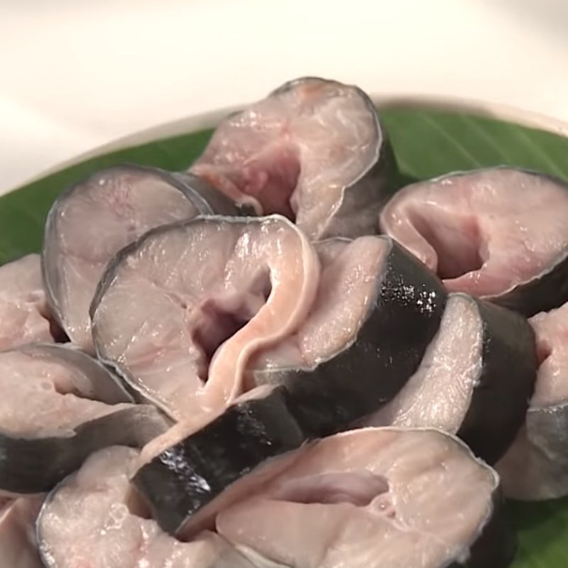 Bước 1 Sơ chế cá chình Cá chình nấu canh chua