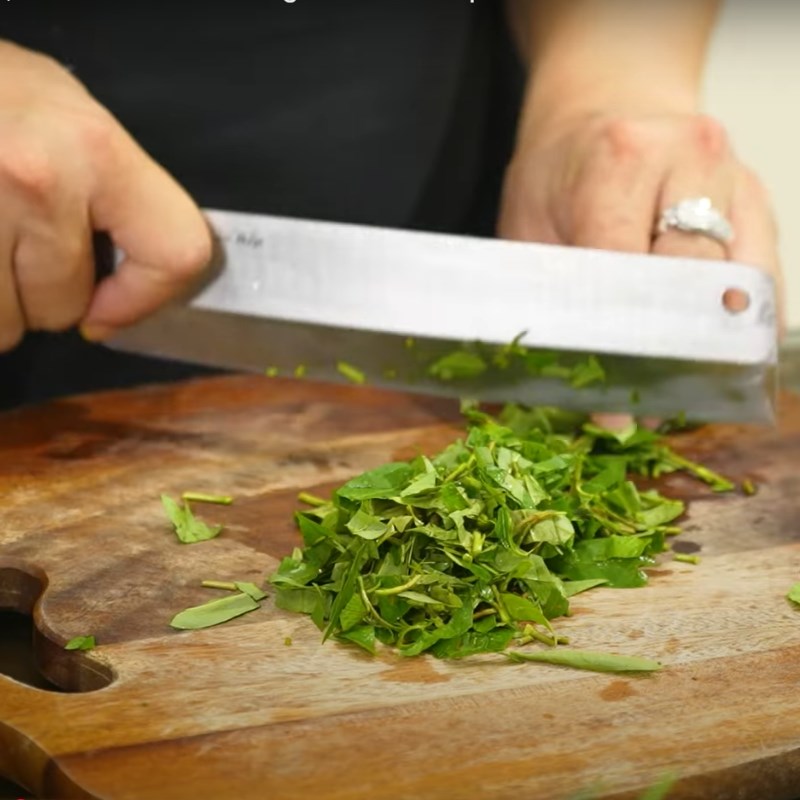 Bước 2 Sơ chế các nguyên liệu khác Ngan nấu giả cầy