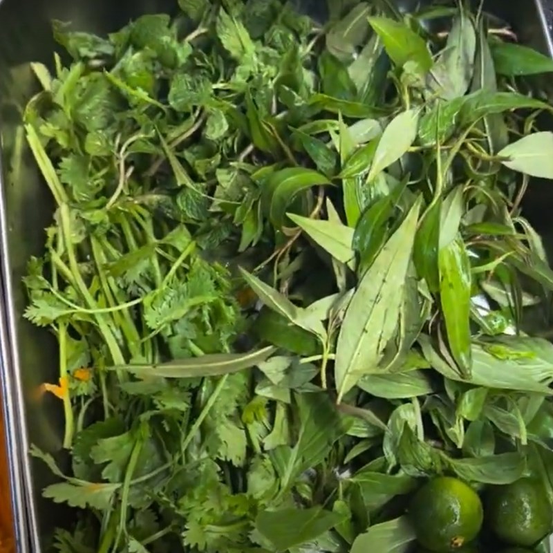 Bước 2 Sơ chế các nguyên liệu trộn Nộm mề gà