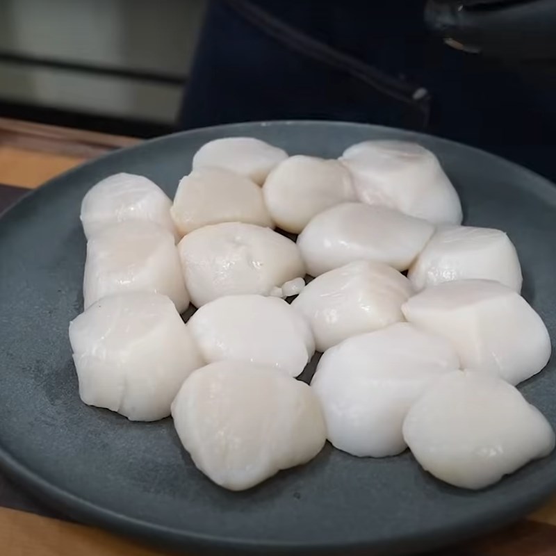 Bước 1 Sơ chế cồi sò điệp Cồi sò điệp xào bơ tỏi