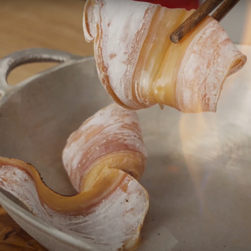 Bước 2 Sơ chế khô mực Su hào xào mực khô