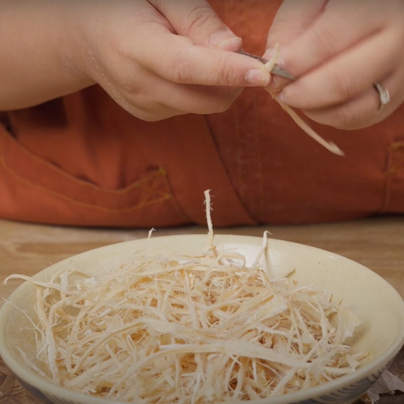 Bước 2 Sơ chế khô mực Su hào xào mực khô