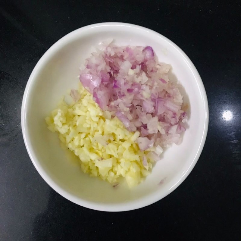 Bước 1 Sơ chế nguyên liệu Sườn xào chua ngọt miền Bắc