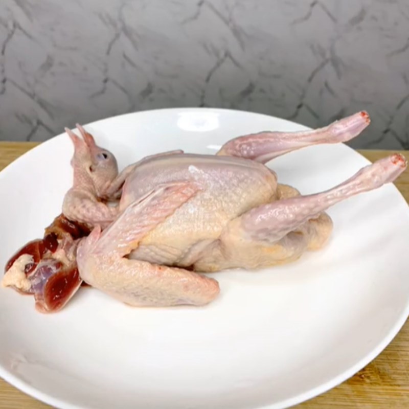 Bước 1 Sơ chế nguyên liệu Cháo bồ câu bằng nồi cơm điện