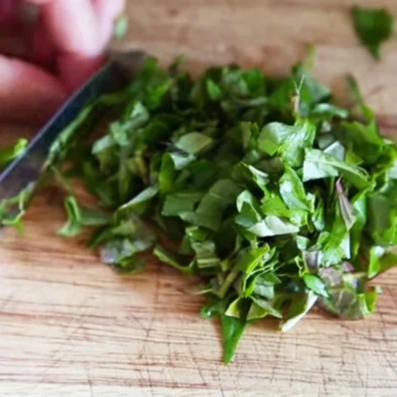 Bước 2 Sơ chế những nguyên liệu khác Cá chình nấu canh chua