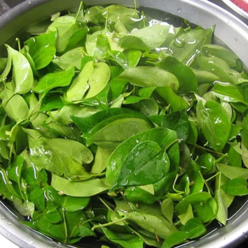 Bước 2 Sơ chế những nguyên liệu khác Cá chình nấu canh chua