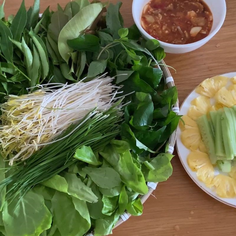Bước 2 Sơ chế rau rừng Bê cuốn bánh tráng
