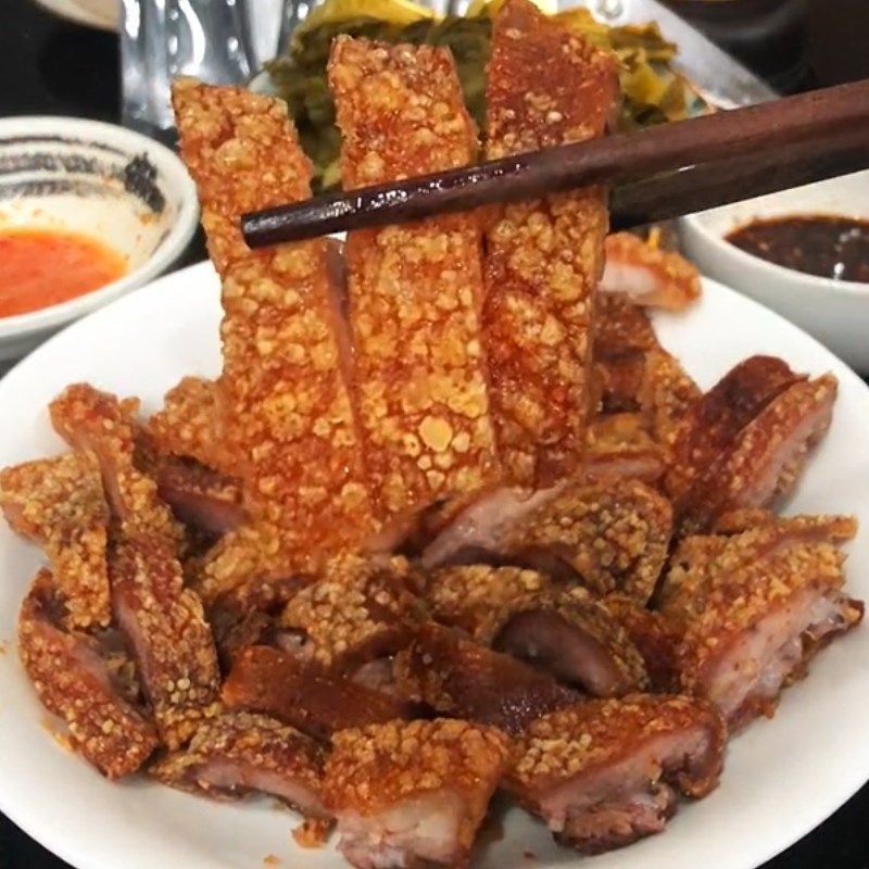 Bước 3 Thành phẩm Má heo chiên giòn