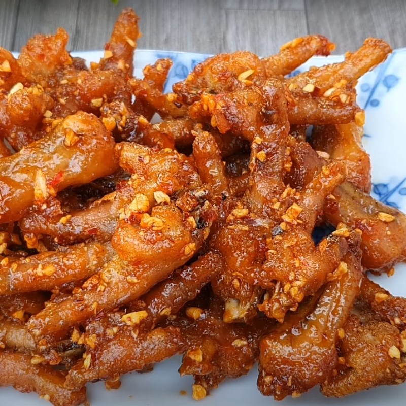 Bước 5 Thành phẩm Chân gà chiên bơ tỏi