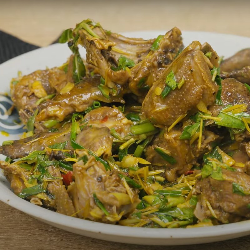 Bước 5 Thành phẩm Chim bồ câu xào rau răm