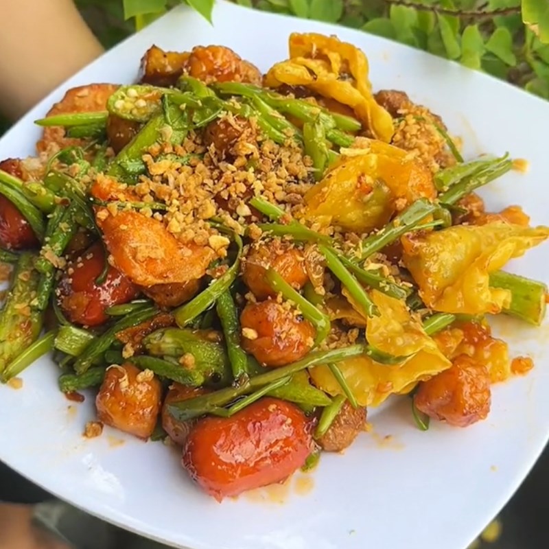 Bước 4 Thưởng thức Cá viên chiên sốt mắm tỏi