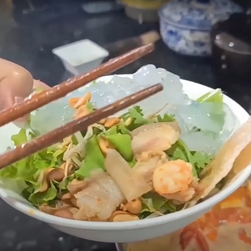 Bước 3 Trình bày và thưởng thức Bún giấm nuốc