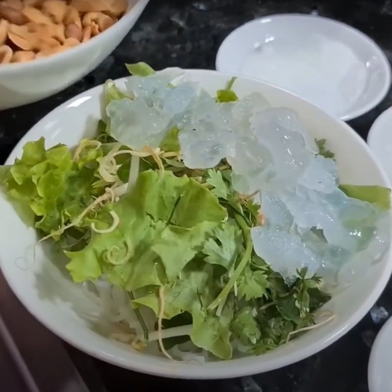 Bước 3 Trình bày và thưởng thức Bún giấm nuốc