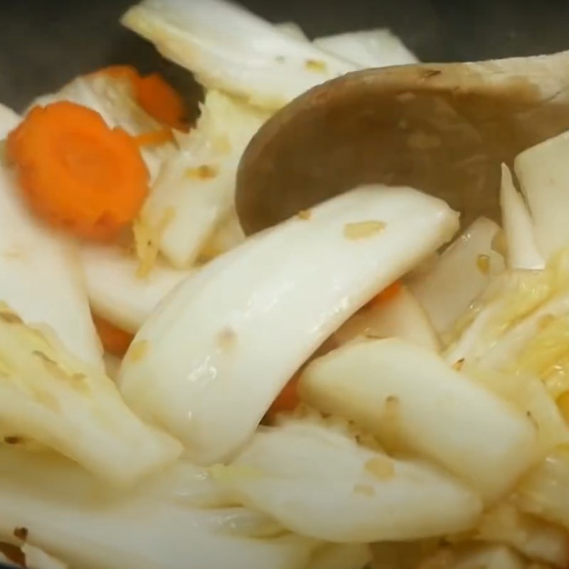 Bước 3 Xào cải thảo Cải thảo xào thịt bò