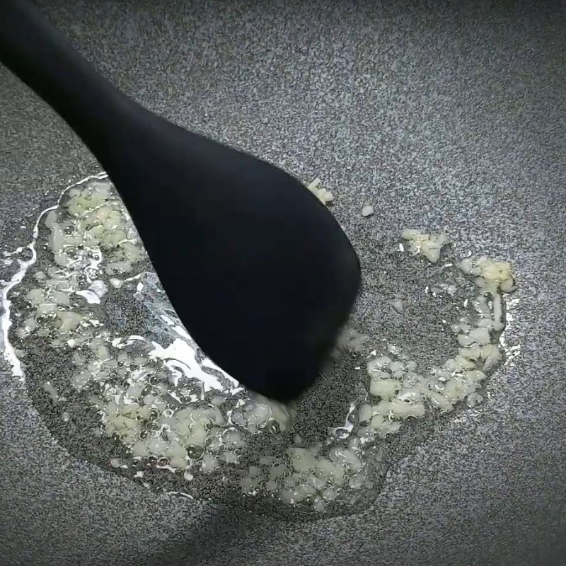 Bước 4 Xào cật heo Cật heo xào dưa leo