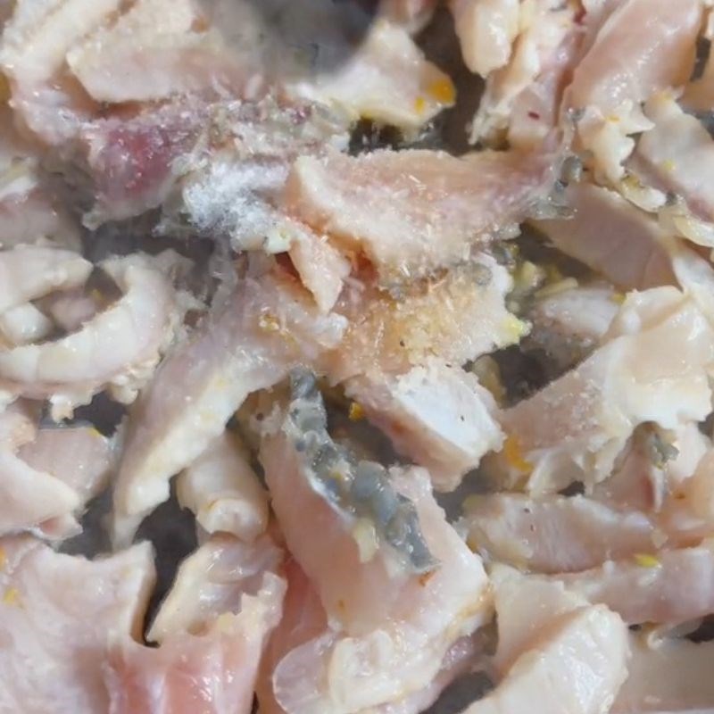 Bước 3 Xào lăn cá chép giòn Cá chép giòn xào lăn