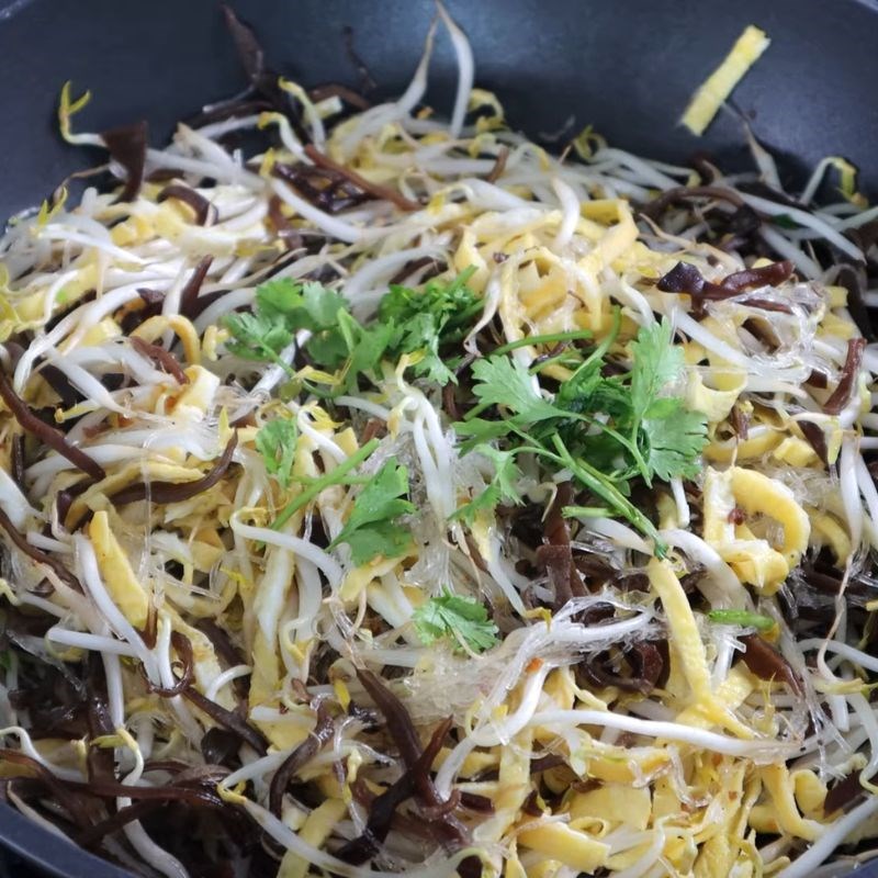 Bước 6 Xào miến Bánh mì miến