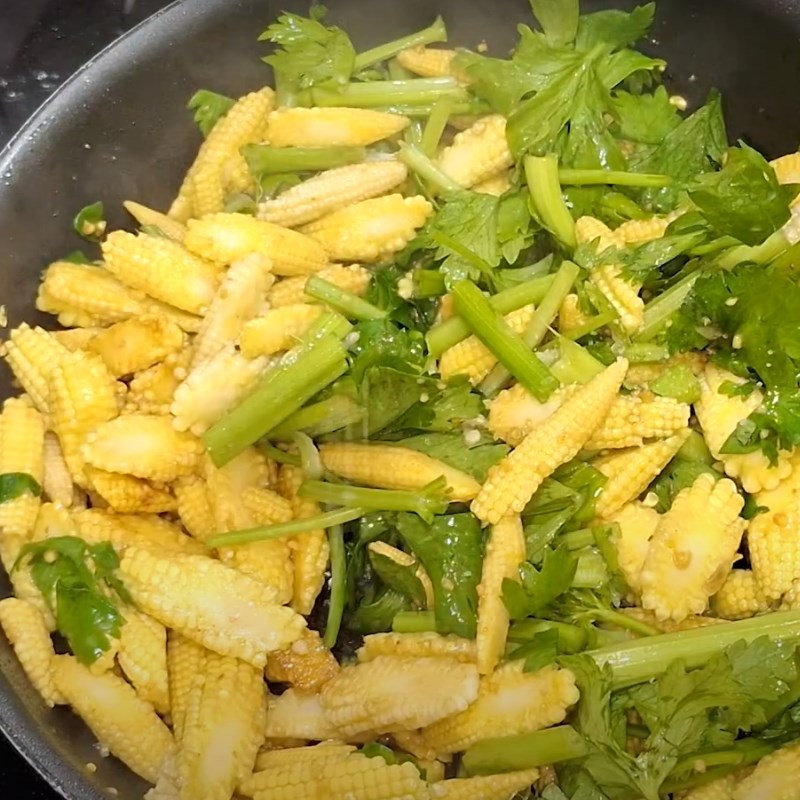 Bước 3 Xào ngô bao tử Bò xào ngô bao tử