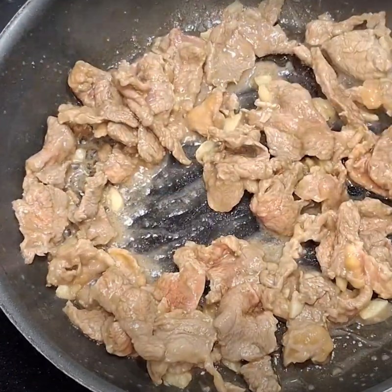Bước 2 Xào thịt bò Bò xào ngô bao tử