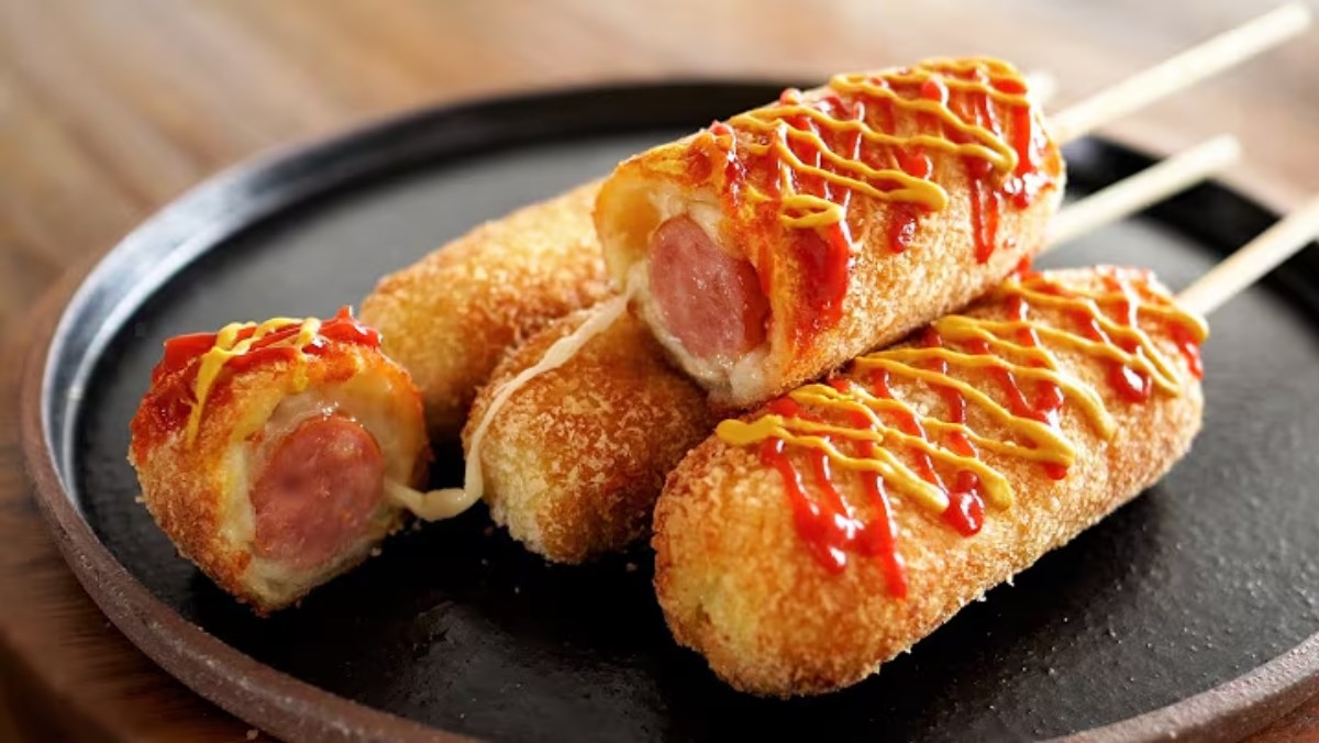 Xúc xích phô mai chiên không dùng bột