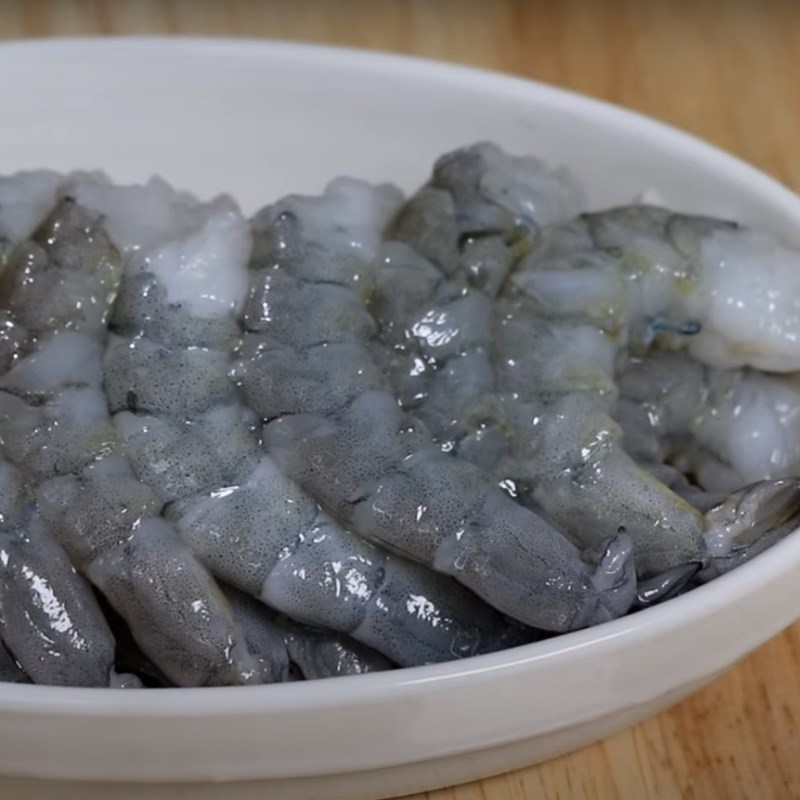 Bước 1 Sơ chế tôm Tôm thuỷ tinh