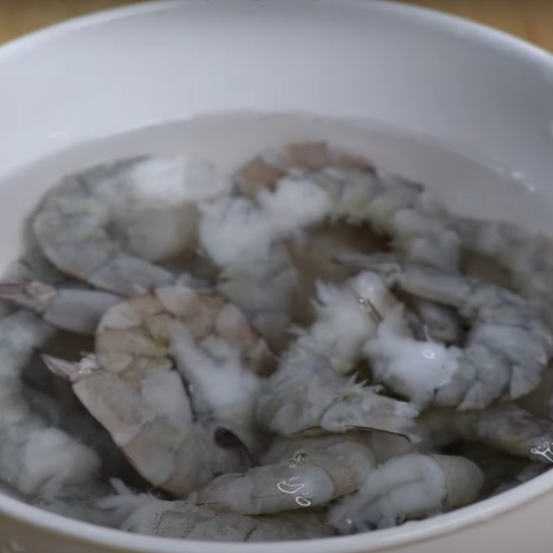 Bước 3 Ngâm tôm thuỷ tinh Tôm thuỷ tinh