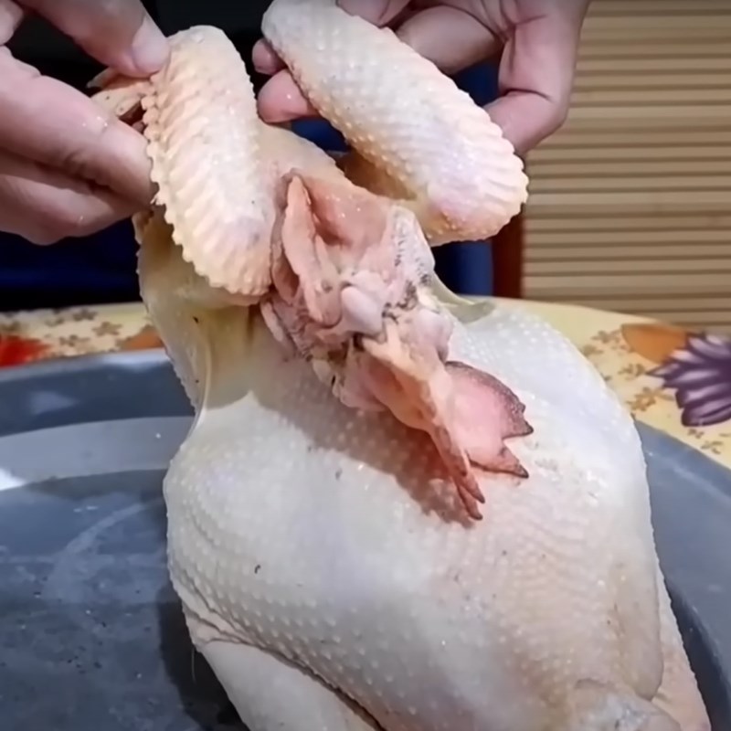 Bước 3 Buộc gà cánh tiên Gà cánh tiên