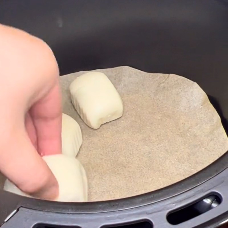 Bước 1 Chiên bánh bao Bánh bao chiên bằng nồi chiên không dầu