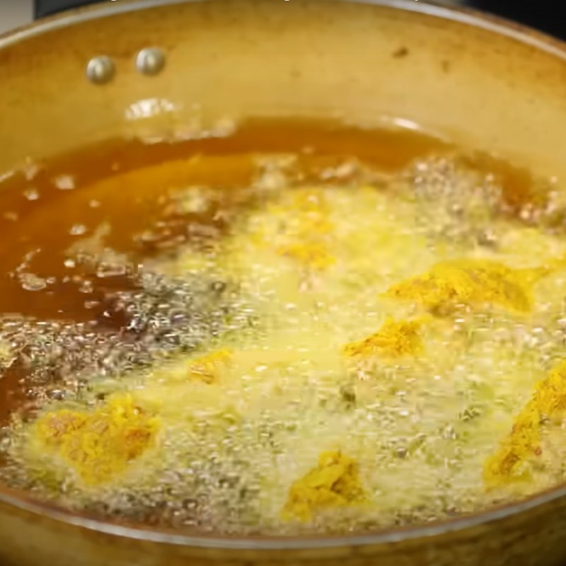 Bước 3 Chiên thịt lợn Thịt lợn chiên riềng