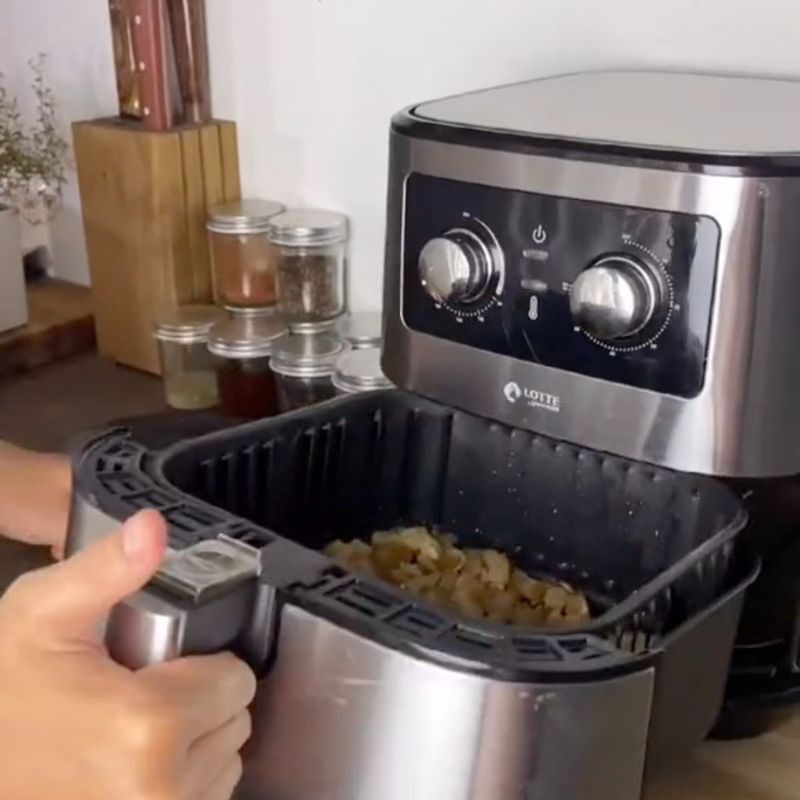 Bước 4 Chiên tóp mỡ lần 3 Cách làm tóp mỡ bằng nồi chiên không dầu