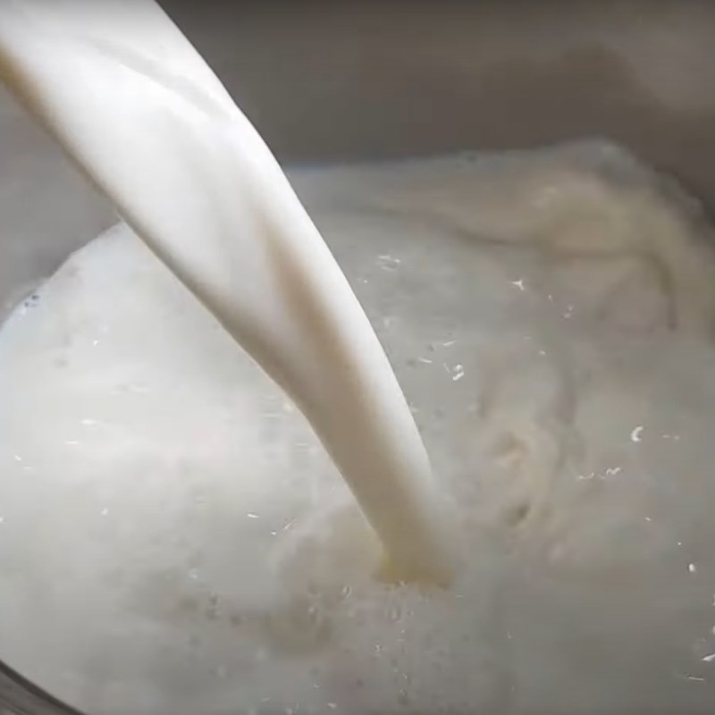 Bước 1 Đun hỗn hợp sữa Khúc bạch tầng