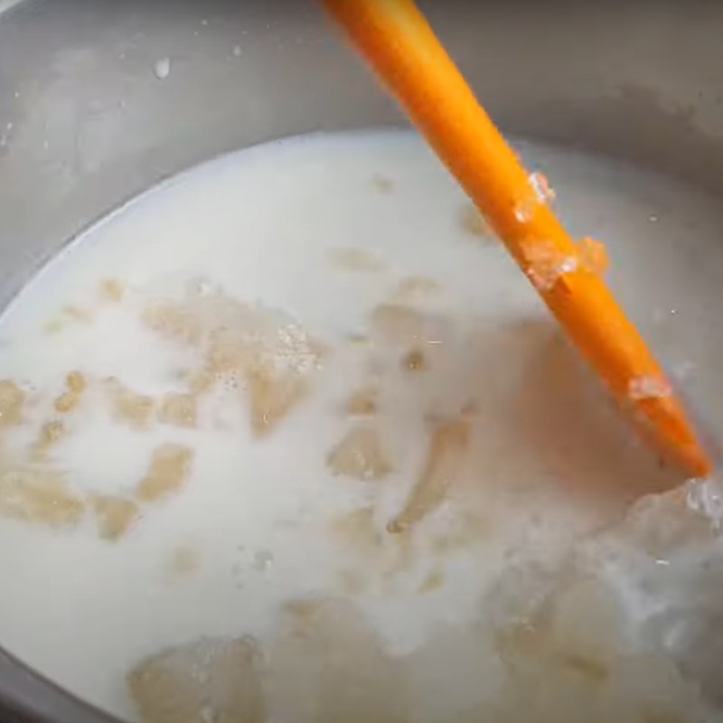 Bước 1 Đun hỗn hợp sữa Khúc bạch tầng