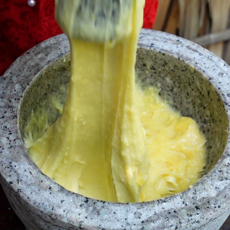 Bước 3 Làm nhuyễn khoai mì Bánh phồng mì