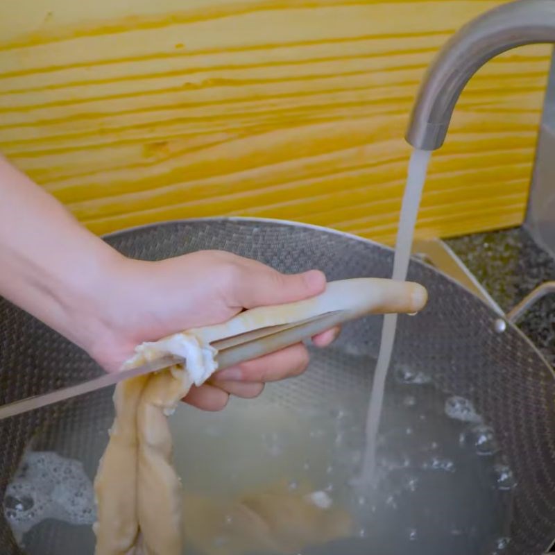 Bước 3 Làm sạch ốc Ốc vòi voi sống