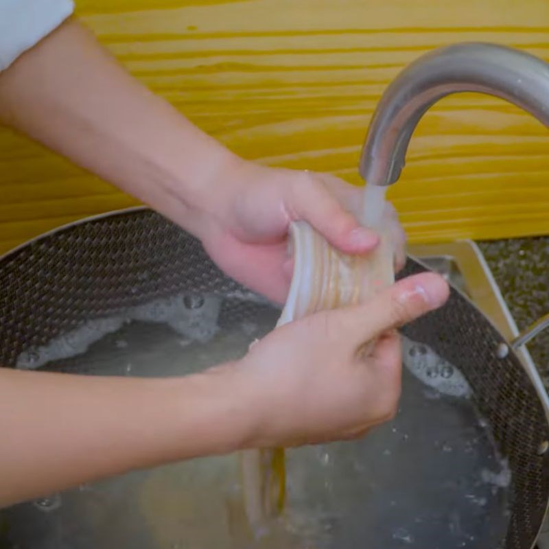 Bước 3 Làm sạch ốc Ốc vòi voi sống