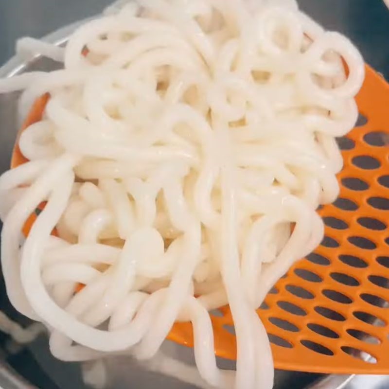Bước 1 Luộc mì udon Mì udon trộn